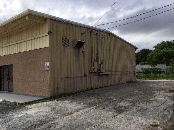 Columbus Broadway Industrial Landing: 6222 East Columbus Drive, Tampa, FL 33619
